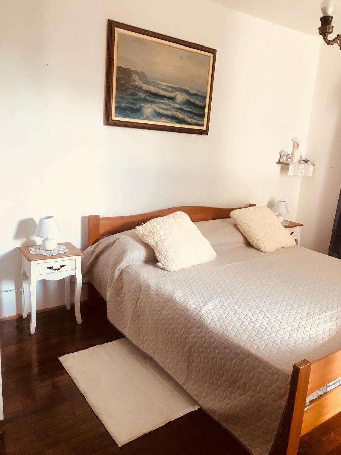 B. Ela Rooms Porec Exterior photo